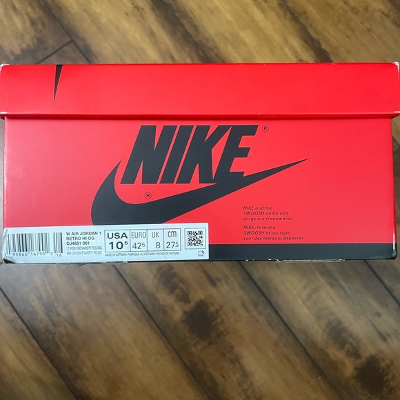 Air Jordan 1 Retro High OG - Picture 4 of 4